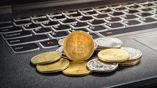 牛市狂欢！BTC多单三连击豪取700点